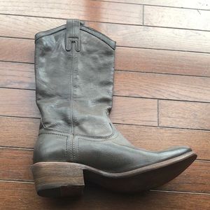 Frye Carson pull on boot